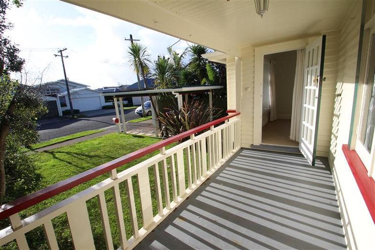Photo of property in 4 Westmere Crescent, Westmere, Auckland, 1022