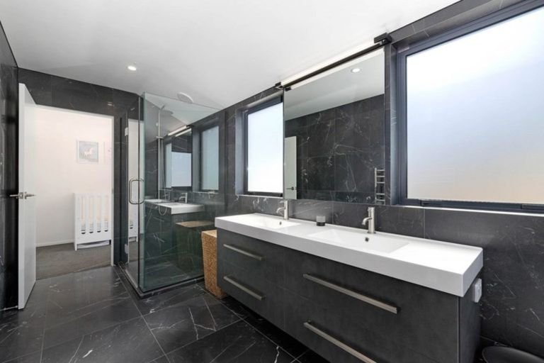 Photo of property in 9 Falconer Rise, Jacks Point, Queenstown, 9371