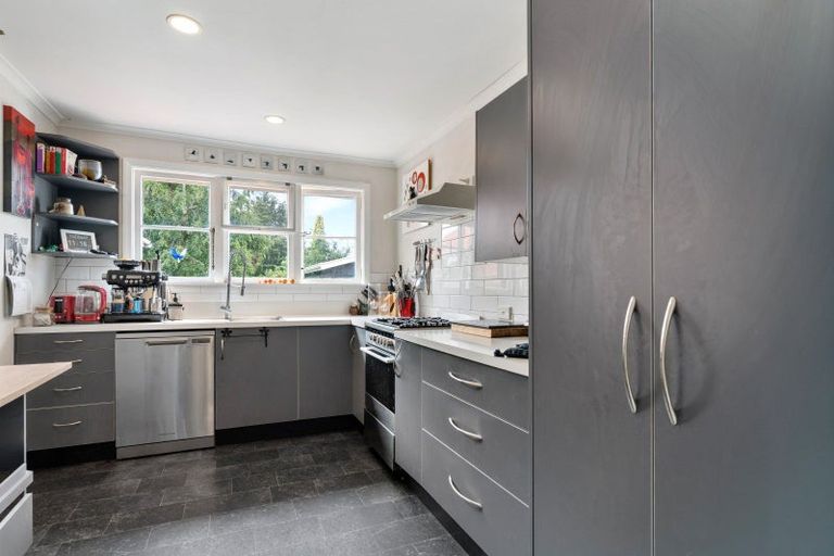 Photo of property in 12 Dixon Street, Carterton, 5713