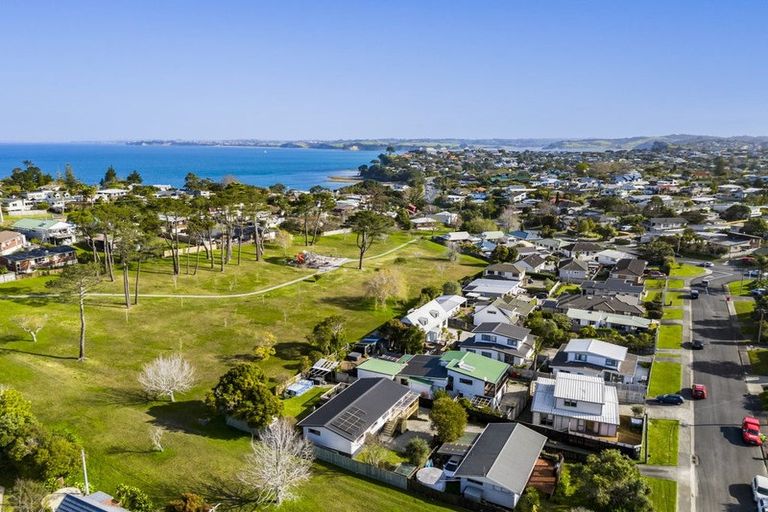 Photo of property in 13 Brandon Road, Manly, Whangaparaoa, 0930