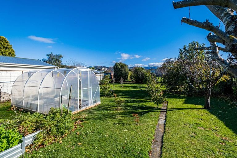 Photo of property in 56 Rhodes Street, Waimate, 7924