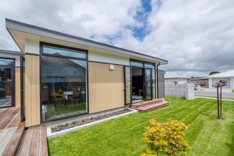 Photo of property in 31 Tarata Grove, Lansdowne, Masterton, 5810