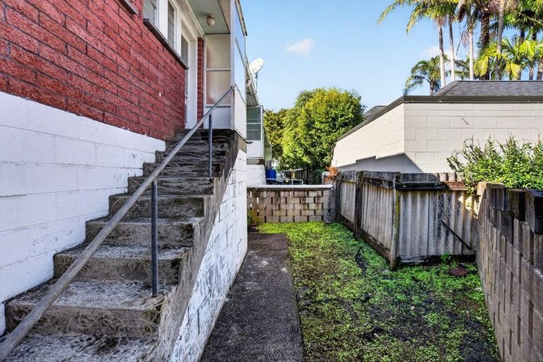 Photo of property in 3/155 Shakespeare Road, Milford, Auckland, 0620