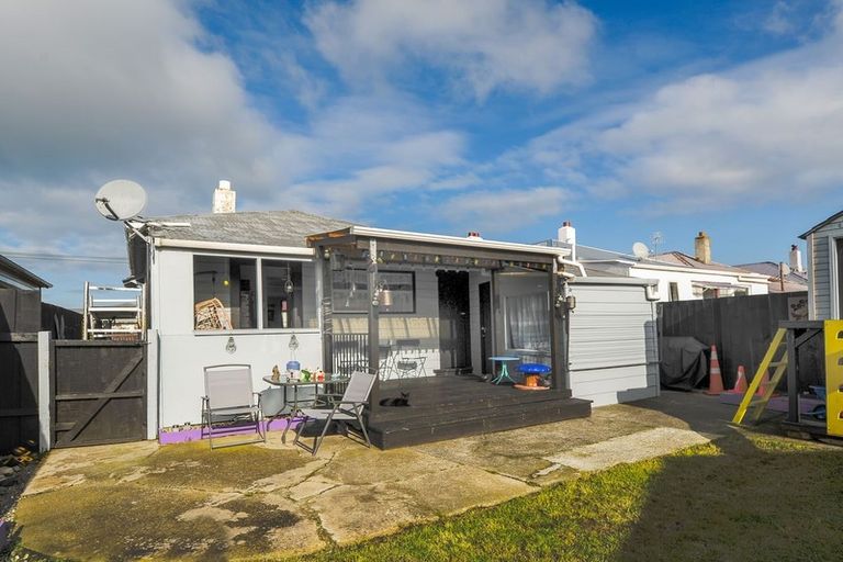 Photo of property in 206 Oxford Street, South Dunedin, Dunedin, 9012
