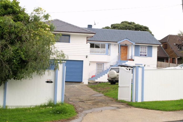 Photo of property in 5 Avoca Road, Cockle Bay, Auckland, 2014