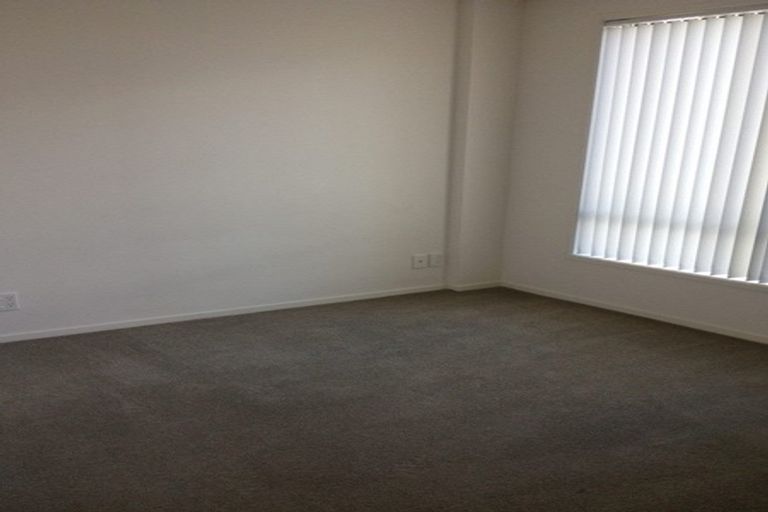 Photo of property in The Docks Apartments, 402/2 Dockside Lane, Auckland Central, Auckland, 1010