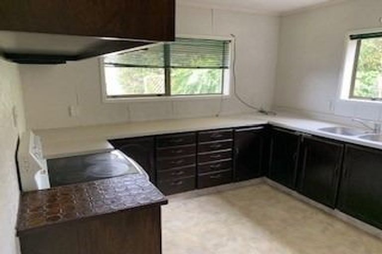 Photo of property in 13 Harper Street, Chatswood, Auckland, 0626