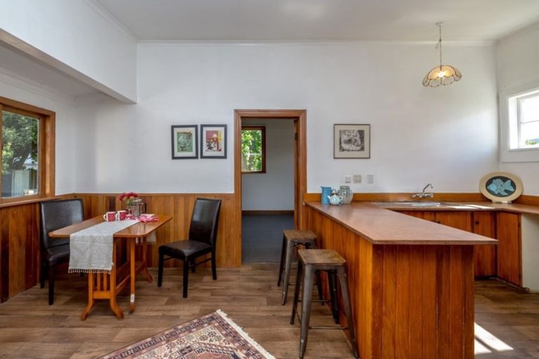 Photo of property in 98 Fox Street, Featherston, 5710