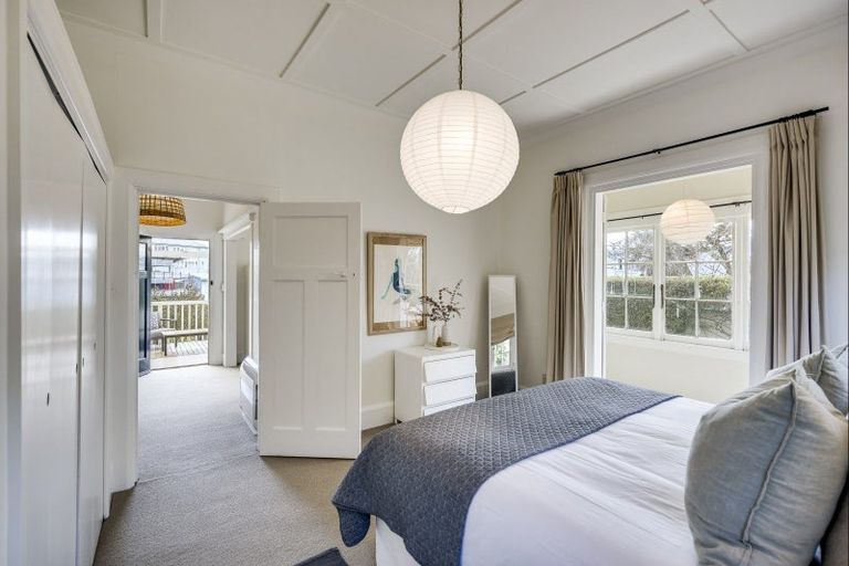 Photo of property in 18 Gladstone Road, Bluff Hill, Napier, 4110