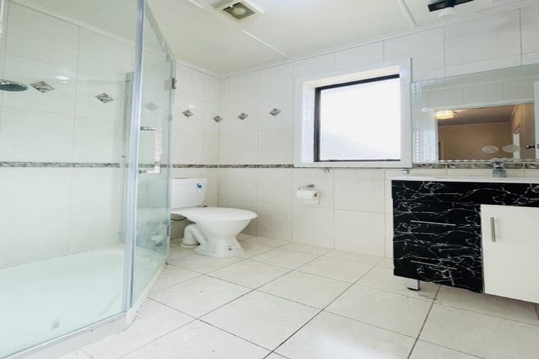 Photo of property in 30 Ferry Parade, Herald Island, Auckland, 0618