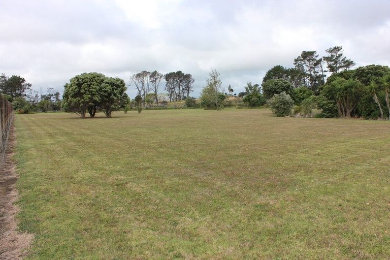 Photo of property in 986 Tinopai Road, Tinopai, Matakohe, 0593