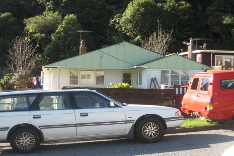 Photo of property in 14 James Grove, Stokes Valley, Lower Hutt, 5019