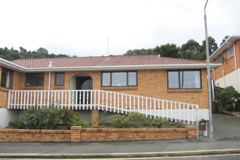 Photo of property in 18 Barnes Drive, Caversham, Dunedin, 9011