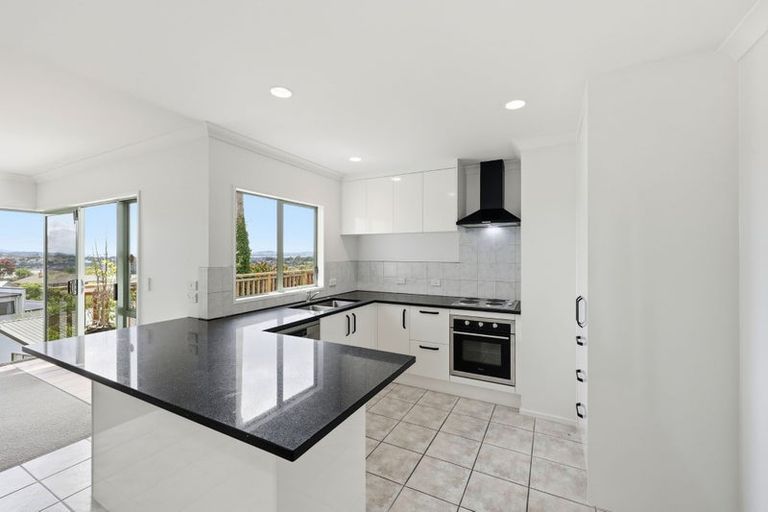 Photo of property in 17a Cherry Tree Place, Massey, Auckland, 0614