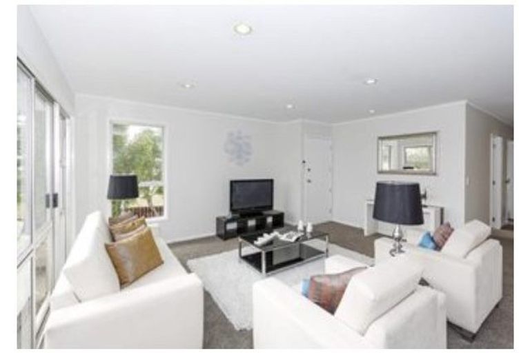 Photo of property in 73 Pine Avenue, Henderson, Auckland, 0612