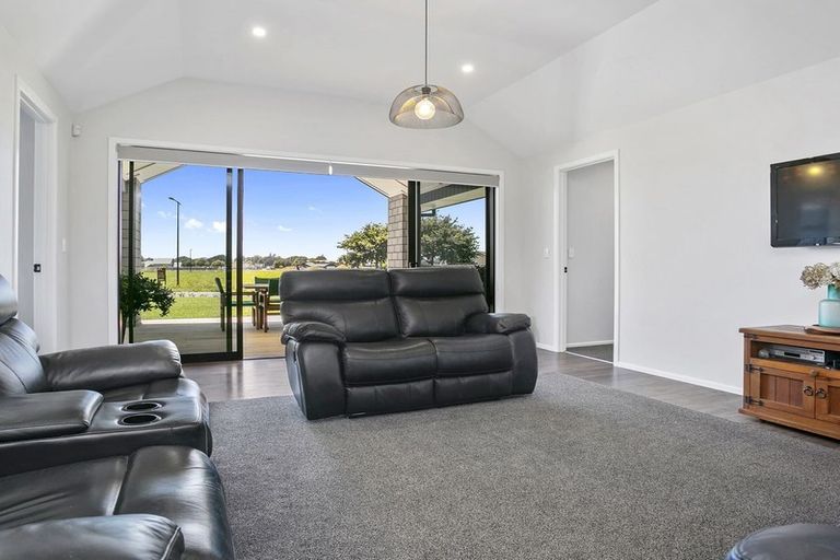 Photo of property in 46 Seachange Drive, Leamington, Cambridge, 3432