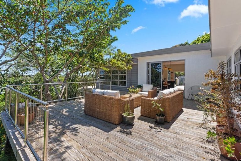 Photo of property in 48 Tiromoana Road, Raumati South, Paraparaumu, 5032