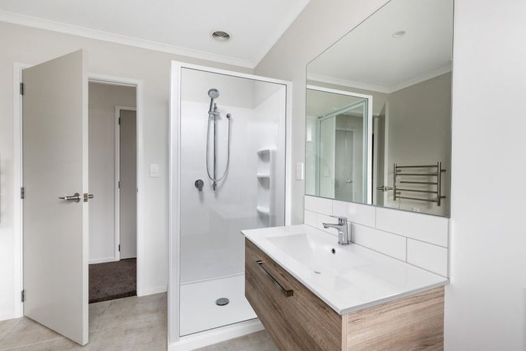 Photo of property in 6 Pioneer Crescent, Omokoroa, 3114