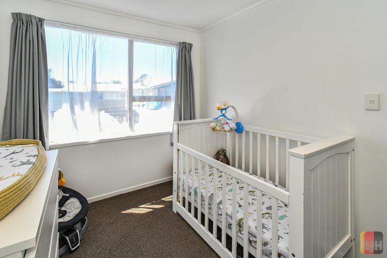 Photo of property in 1/147 Carnoustie Drive, Wattle Downs, Auckland, 2103
