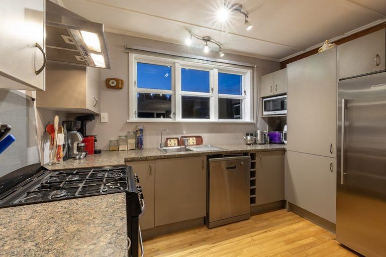 Photo of property in 4 Brazier Grove, Paraparaumu, 5032