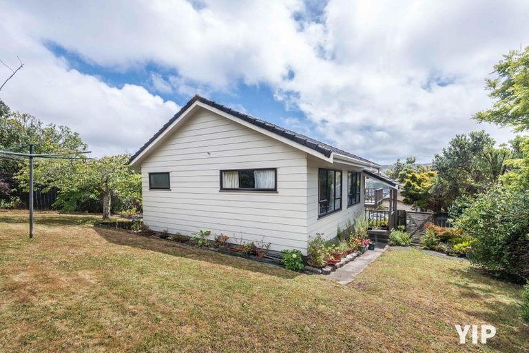 Photo of property in 1 Dominica Crescent, Grenada Village, Wellington, 6037