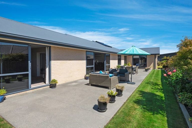 Photo of property in 7 Glen Kerran Close, Broomfield, Christchurch, 8042