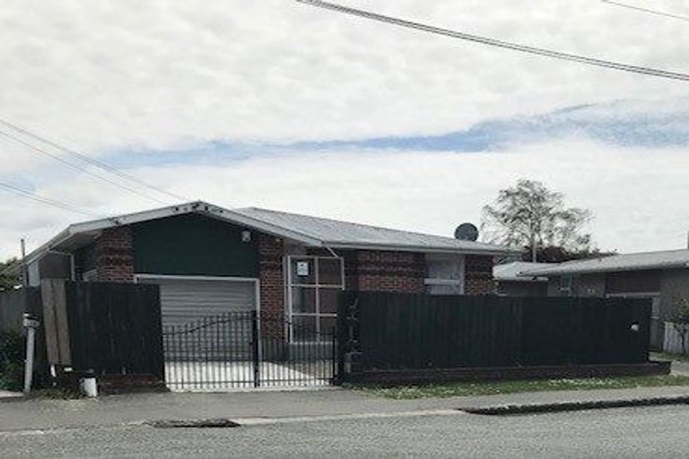 Photo of property in 1/10 Aorangi Road, Bryndwr, Christchurch, 8053