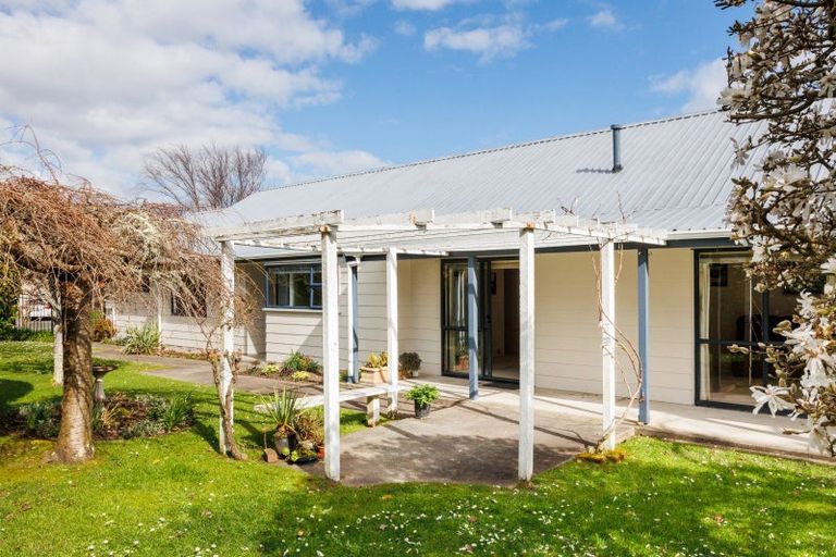 Photo of property in 16 Delta Place, Milson, Palmerston North, 4414