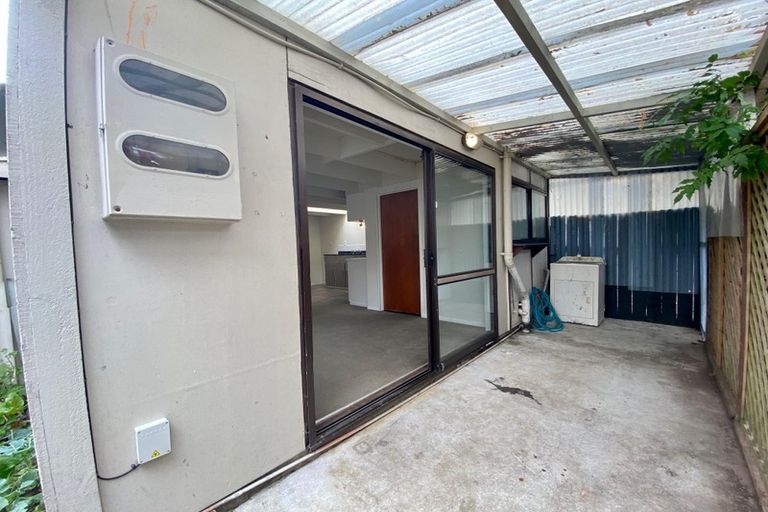 Photo of property in 2a Coniston Avenue, Te Atatu South, Auckland, 0610