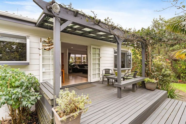 Photo of property in 54 Marendellas Drive, Bucklands Beach, Auckland, 2014