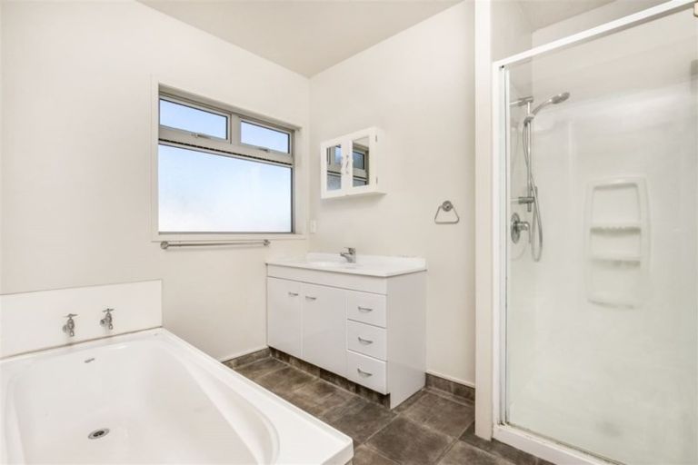 Photo of property in 22 Cottingham Crescent, Mangere East, Auckland, 2024