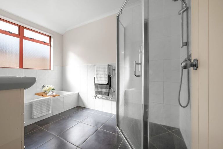 Photo of property in 1 Farleigh Close, Huntington, Hamilton, 3210