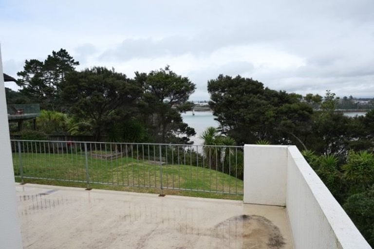 Photo of property in 32 Marae Road, Greenhithe, Auckland, 0632