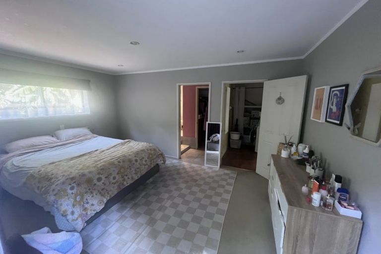 Photo of property in 6 Deodar Place, Totara Heights, Auckland, 2105