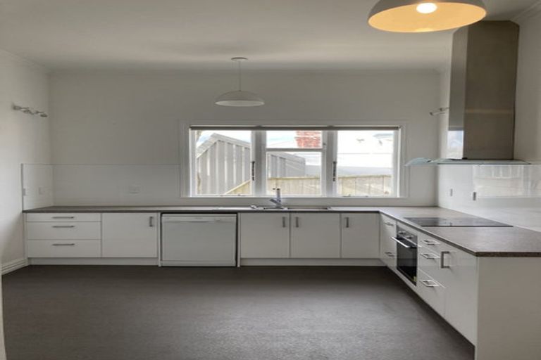 Photo of property in 21 Dorking Road, Brooklyn, Wellington, 6021