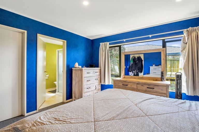 Photo of property in 75 Parnell Heights, Kelvin Grove, Palmerston North, 4414