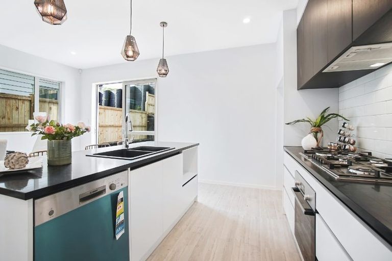 Photo of property in 30 Paripari Street, Flat Bush, Auckland, 2019