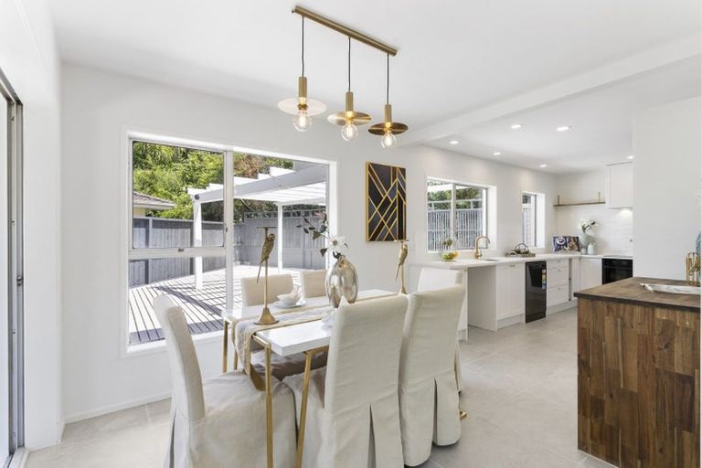 Photo of property in 13 Dunraven Place, Torbay, Auckland, 0630