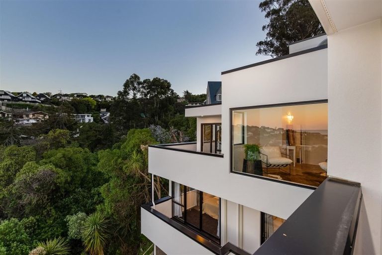 Photo of property in 139 Mount Pleasant Road, Mount Pleasant, Christchurch, 8081