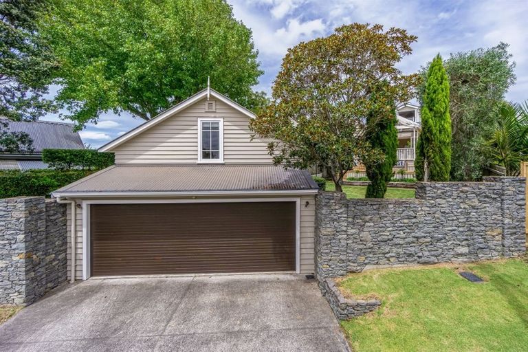 Photo of property in 79 Hinemoa Street, Birkenhead, Auckland, 0626