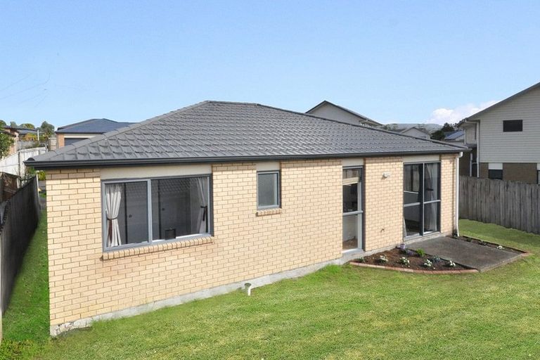 Photo of property in 56 Woodbank Drive, Glen Eden, Auckland, 0602