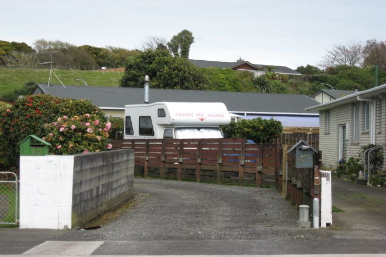 Photo of property in 27 Culzean Grove, Bell Block, New Plymouth, 4312