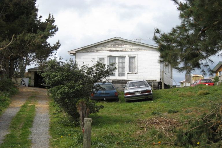 Photo of property in 60 Sarah Street, Waikawa Beach, Levin, 5573