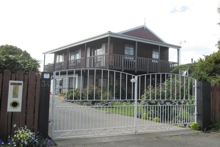 Photo of property in 34 Main North Road, Woodend, 7610