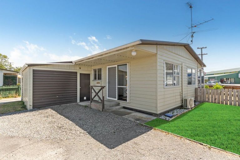 Photo of property in 1 Wakelin Street, Carterton, 5713
