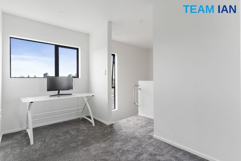 Photo of property in 1/68 Smythe Road, Henderson, Auckland, 0612