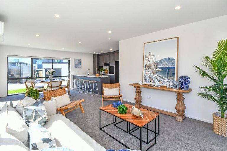 Photo of property in 11 Poutawa Lane, Clarks Beach, 2122