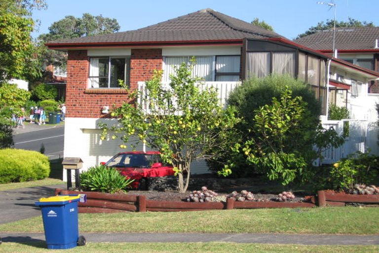 Photo of property in 2/143 Stapleford Crescent, Browns Bay, Auckland, 0630