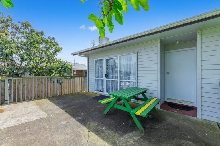 Photo of property in 48 Friesian Drive, Mangere, Auckland, 2022
