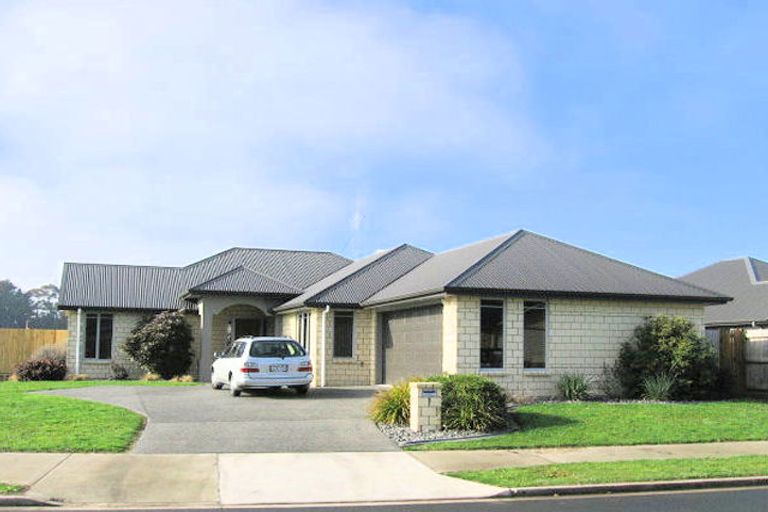 Photo of property in 1 Lockhart Place, Rototuna, Hamilton, 3210